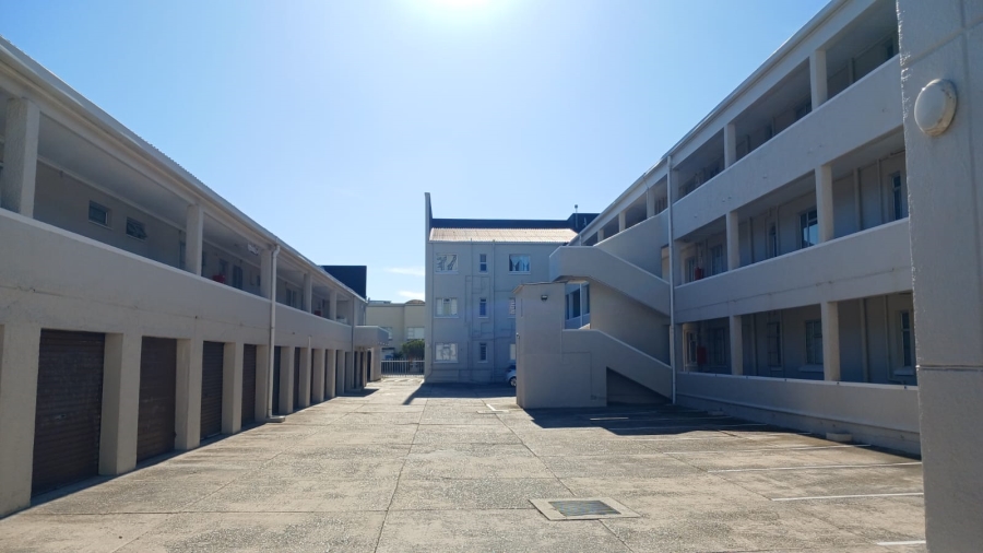 To Let 1 Bedroom Property for Rent in Summerstrand Eastern Cape